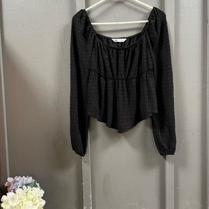 SO juniors black long sleeve crop top